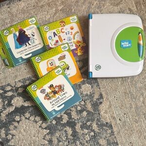 LeapStart Interactive Learning System with 4 Activity Books - Green/White